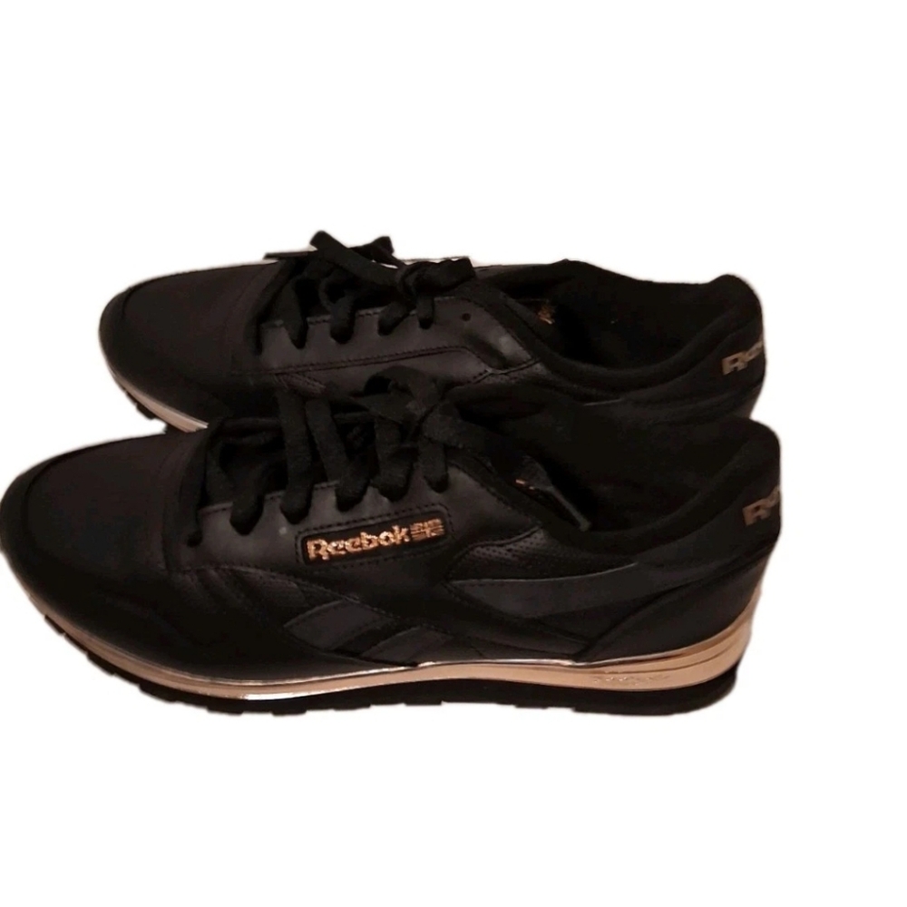 Women's New Reebox Classic Black Ross Gold Running Shoes CL leather MU Sz 9